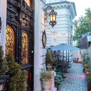 Conacul Coroanei Luxury Boutique Bucharest