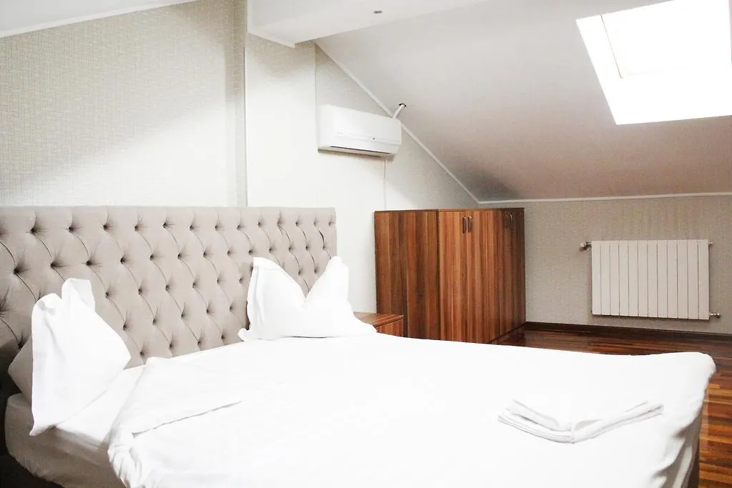 Hotel Papion Бухарест 3*,